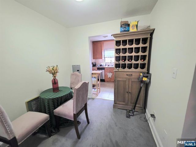 2165D N Central Road D, Fort Lee, NJ 07024