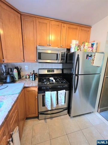 2165D N Central Road D, Fort Lee, NJ 07024