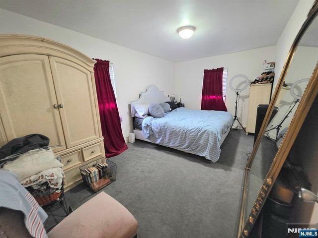 2165D N Central Road D, Fort Lee, NJ 07024