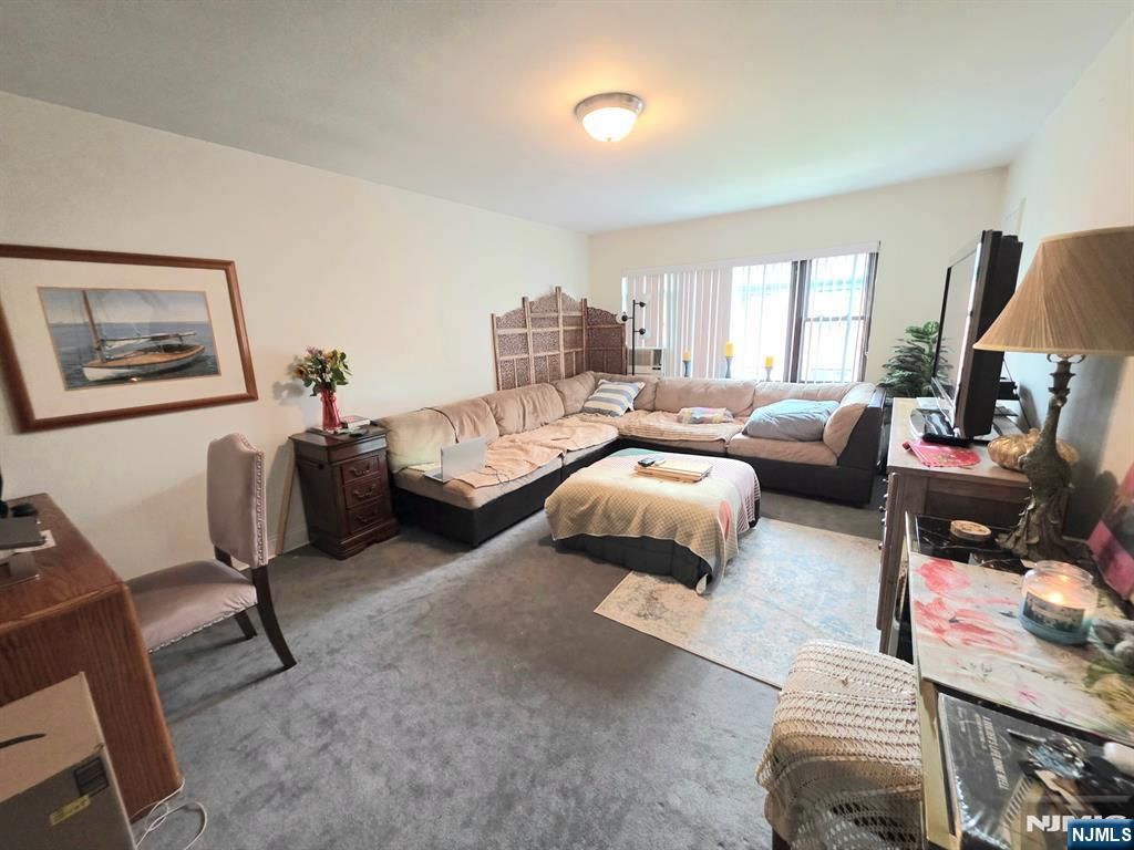2165D N Central Road D, Fort Lee, NJ 07024