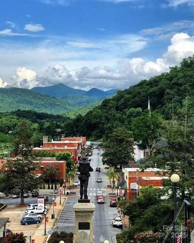 126 Mossycup Court, Tuckasegee, NC 28783