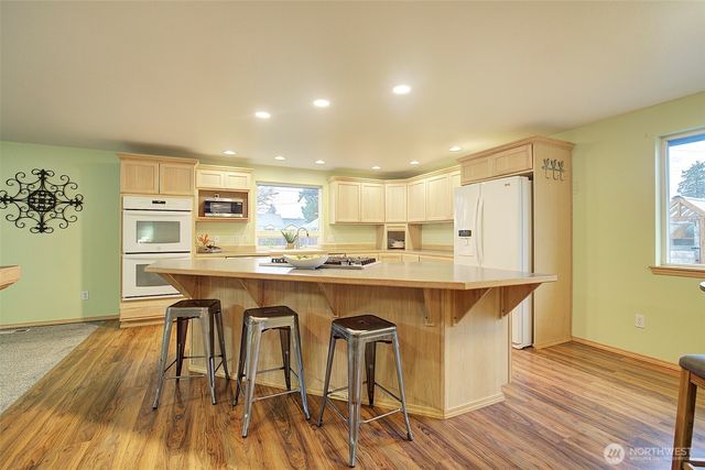 803 3rd Avenue NW, Puyallup, WA 98371