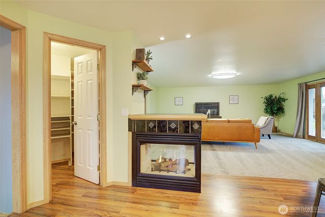 803 3rd Avenue NW, Puyallup, WA 98371