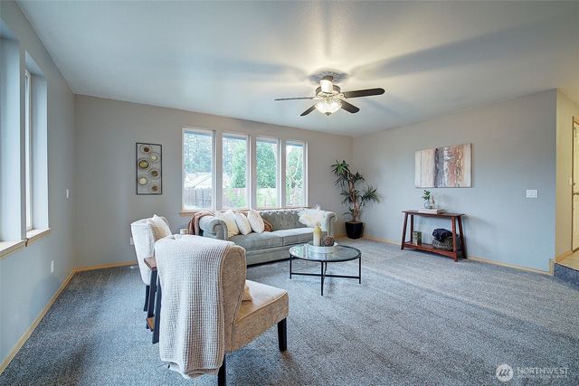 803 3rd Avenue NW, Puyallup, WA 98371