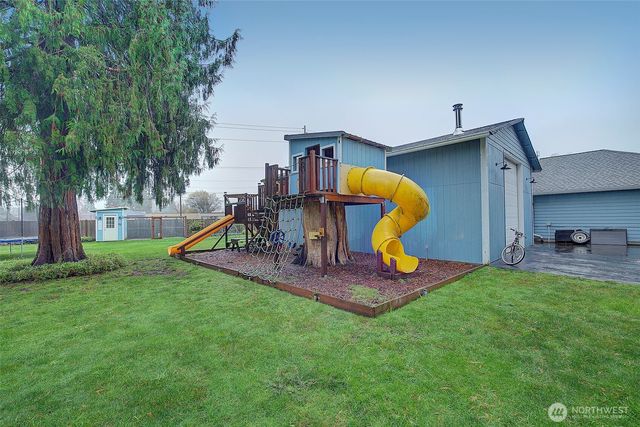 803 3rd Avenue NW, Puyallup, WA 98371