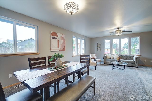 803 3rd Avenue NW, Puyallup, WA 98371