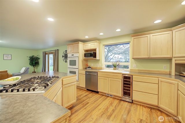 803 3rd Avenue NW, Puyallup, WA 98371