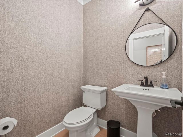 3768 Kinsley Boulevard, Ann Arbor, MI 48105