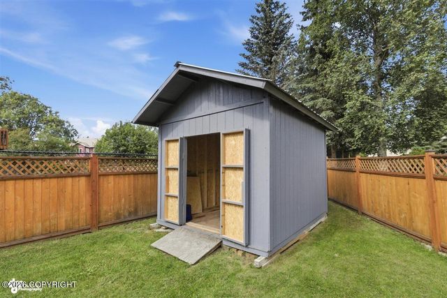 821 Jay Circle, Anchorage, AK 99504