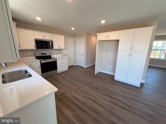 306 RINE DR, Shippensburg, PA 17257