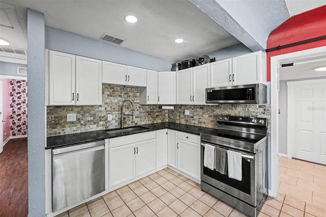 3719 39TH STREET N, St Petersburg, FL 33713