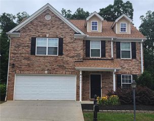 863 Hawthorn Lane, Grayson, GA 30017
