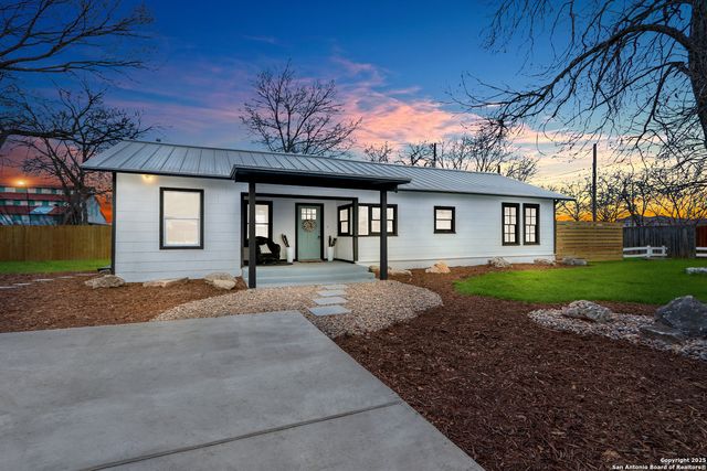 569 Wright, New Braunfels, TX 78130