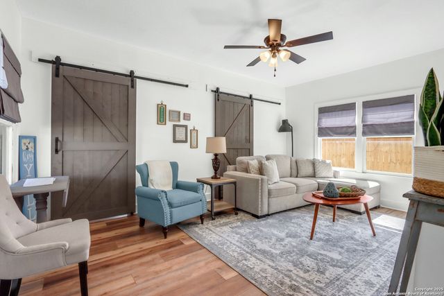 569 Wright, New Braunfels, TX 78130