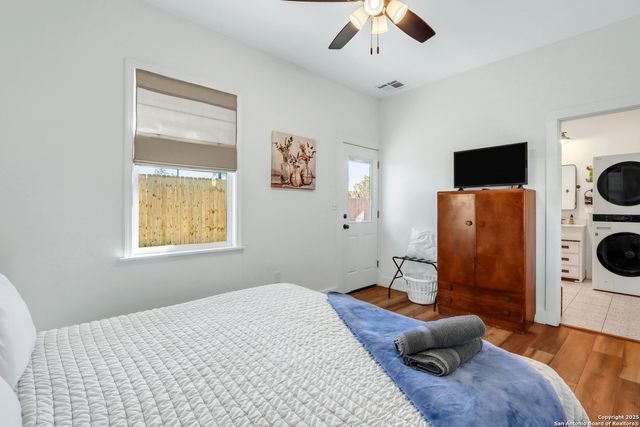 569 Wright, New Braunfels, TX 78130