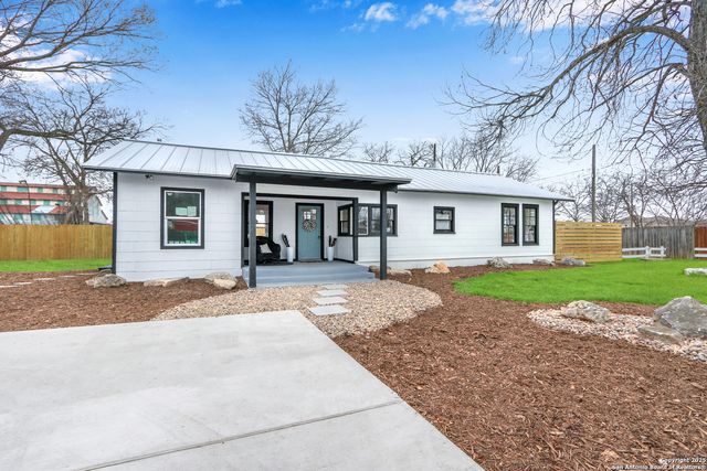 569 Wright, New Braunfels, TX 78130