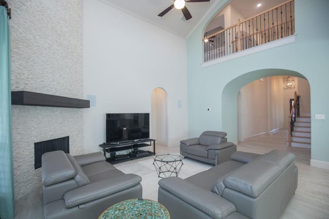 5126 Anthony Springs Lane, Sugar Land, TX 77479