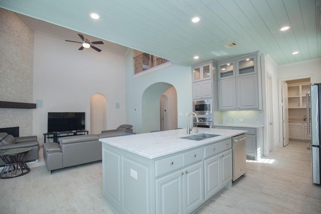 5126 Anthony Springs Lane, Sugar Land, TX 77479