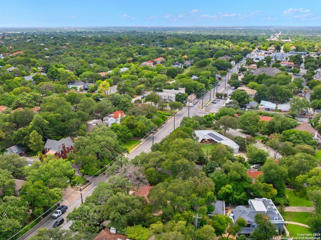 421 E Hildebrand, San Antonio, TX 78212