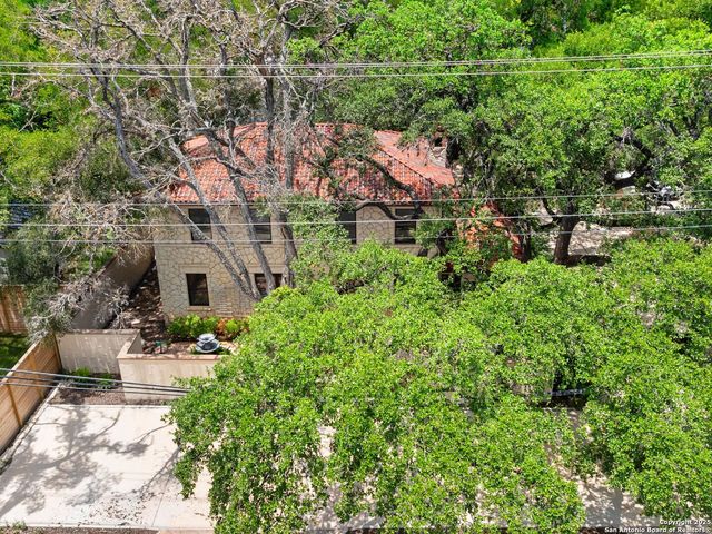 421 E Hildebrand, San Antonio, TX 78212
