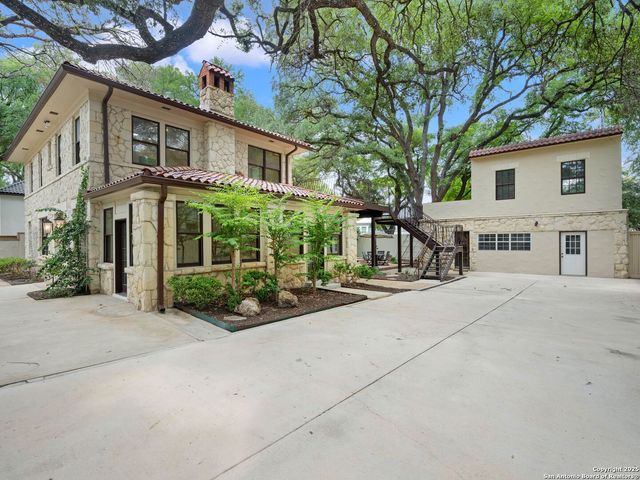 421 E Hildebrand, San Antonio, TX 78212