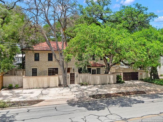 421 E Hildebrand, San Antonio, TX 78212