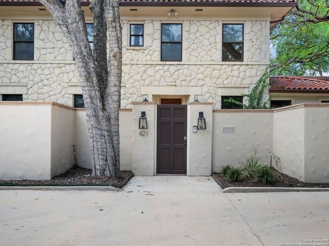 421 E Hildebrand, San Antonio, TX 78212