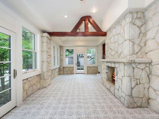 421 E Hildebrand, San Antonio, TX 78212
