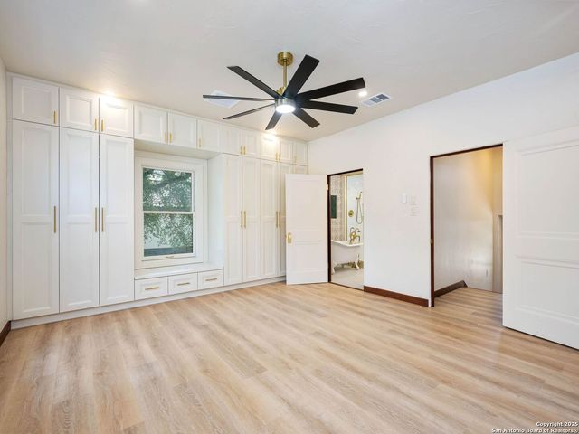 421 E Hildebrand, San Antonio, TX 78212