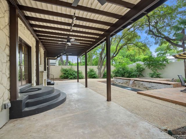 421 E Hildebrand, San Antonio, TX 78212