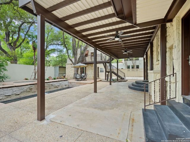 421 E Hildebrand, San Antonio, TX 78212