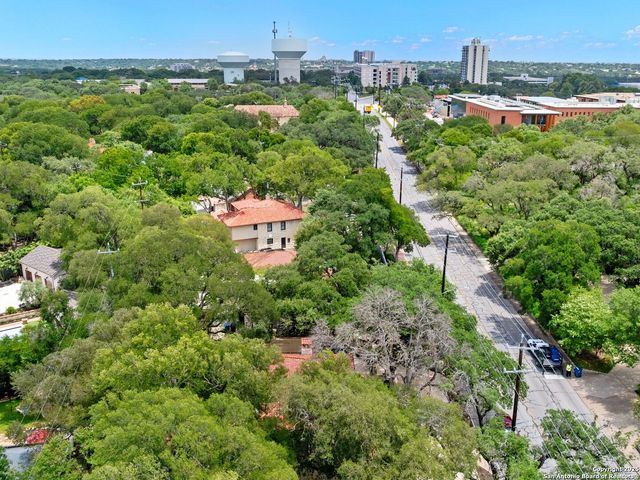 421 E Hildebrand, San Antonio, TX 78212