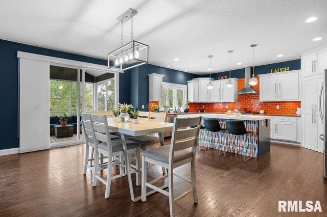 5197 WINGATE Court, Bettendorf, IA 52722