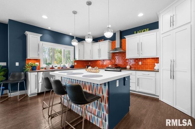 5197 WINGATE Court, Bettendorf, IA 52722