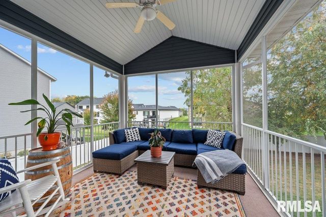 5197 WINGATE Court, Bettendorf, IA 52722