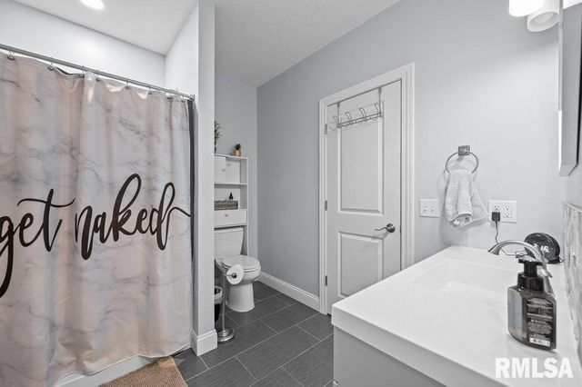 5197 WINGATE Court, Bettendorf, IA 52722