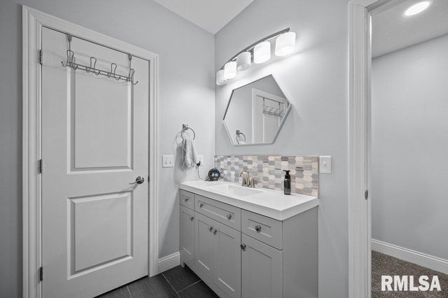 5197 WINGATE Court, Bettendorf, IA 52722