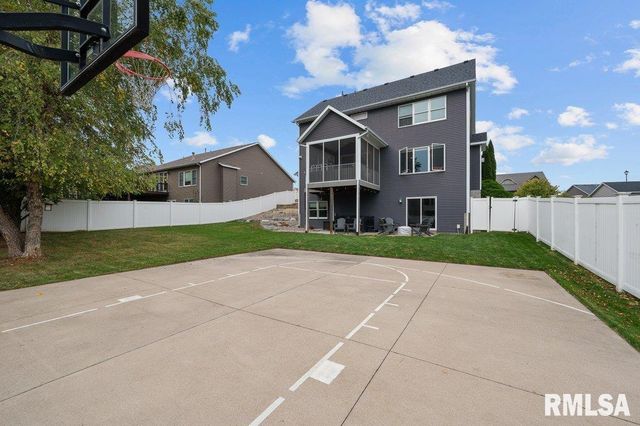 5197 WINGATE Court, Bettendorf, IA 52722