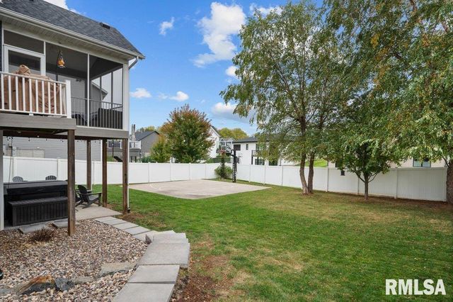 5197 WINGATE Court, Bettendorf, IA 52722