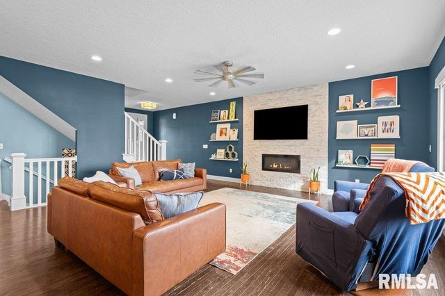 5197 WINGATE Court, Bettendorf, IA 52722