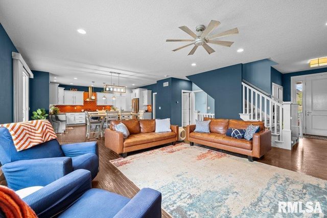 5197 WINGATE Court, Bettendorf, IA 52722