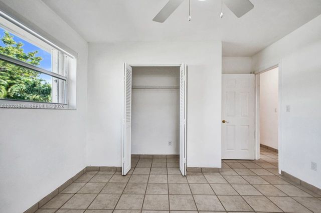 8521 SW 86th Ct, Miami, FL 33143