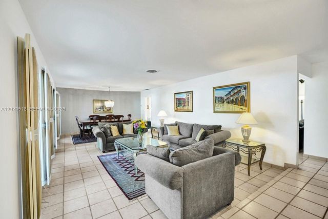 8521 SW 86th Ct, Miami, FL 33143