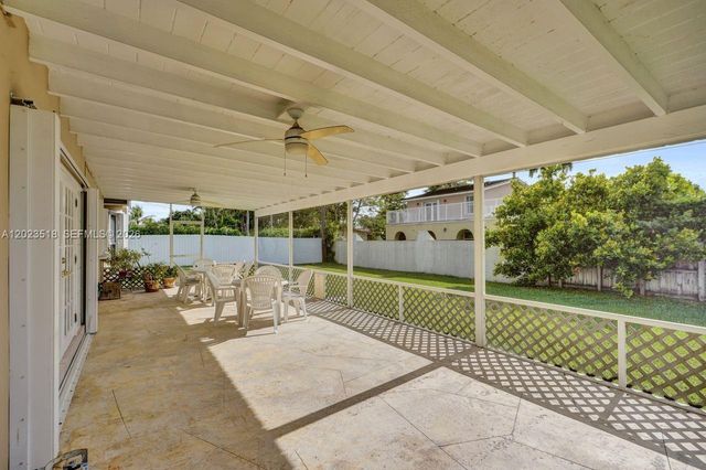 8521 SW 86th Ct, Miami, FL 33143