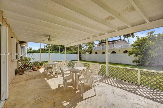 8521 SW 86th Ct, Miami, FL 33143