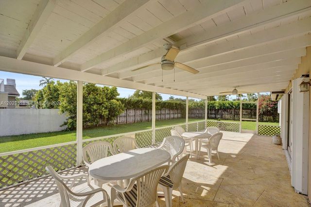 8521 SW 86th Ct, Miami, FL 33143