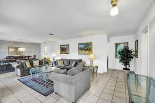 8521 SW 86th Ct, Miami, FL 33143
