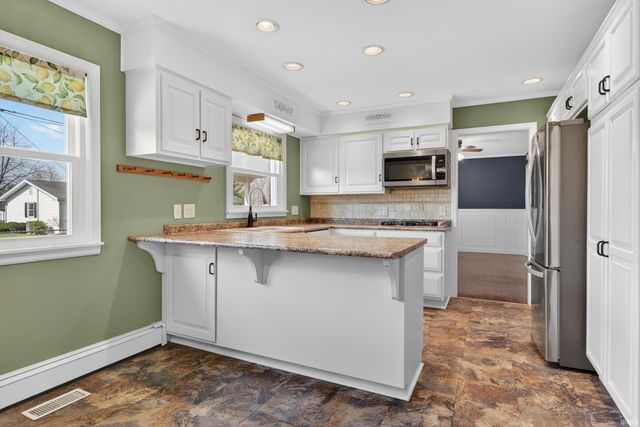 308 E WILSON Street, Swayzee, IN 46986