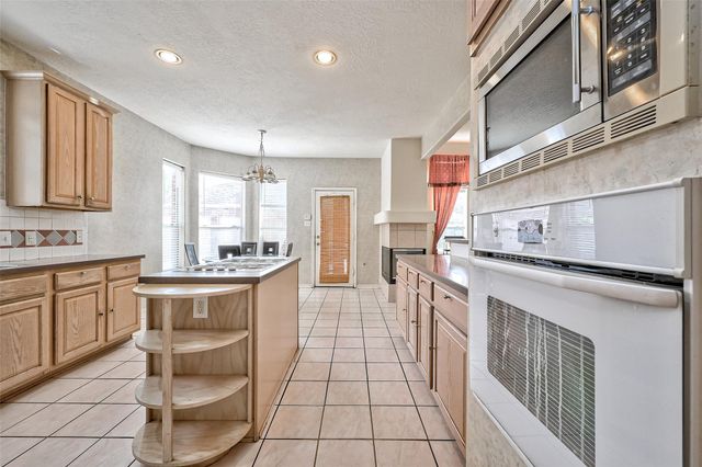 6806 Rhodes Court, Missouri City, TX 77459