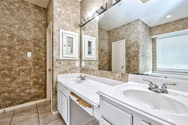 6806 Rhodes Court, Missouri City, TX 77459